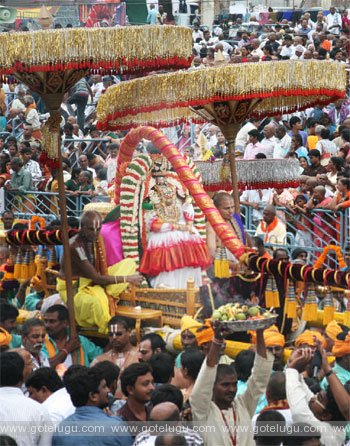 devudi pallaki in streets