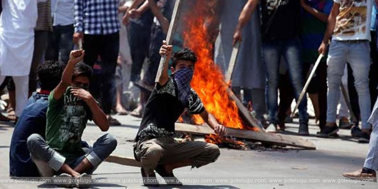 Kashmiri youth