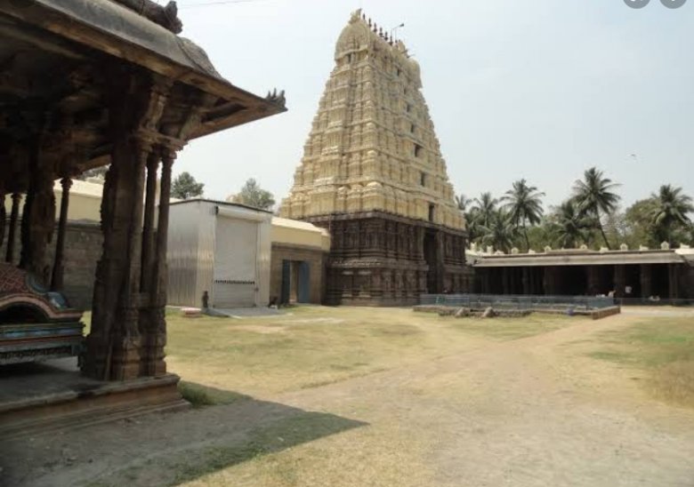 జలకంఠేశ్వరాలయం. జలకంఠేశ్వరాలయం.