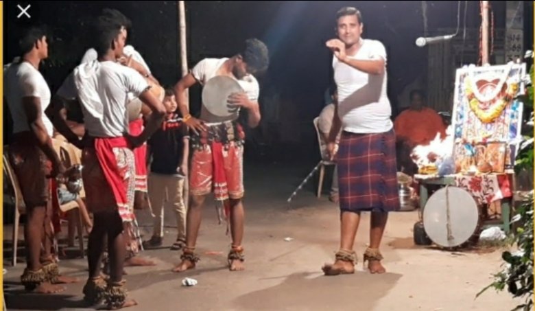 జముకులకథ . జముకులకథ .