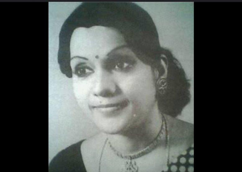 గాయని రమోలా. గాయని రమోలా.
